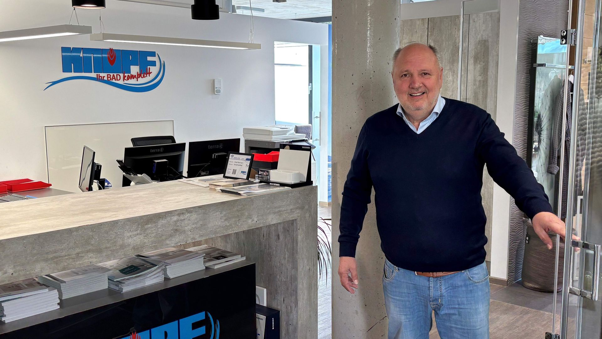 Knopf Haustechnik mit Chef Jürgen Knopf hat im Europa-Park-Stadion des Fußball-Bundesligisten SC Freiburg einen Servicevertrag für die Betreuung der Gewerke Heizung, Sanitär und Klima. Die Firma hat diese Technik beim Bau auch installiert. Foto: Jörg Seiler